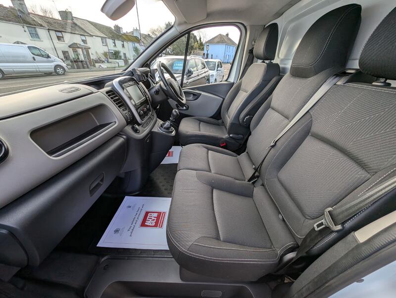 RENAULT TRAFIC