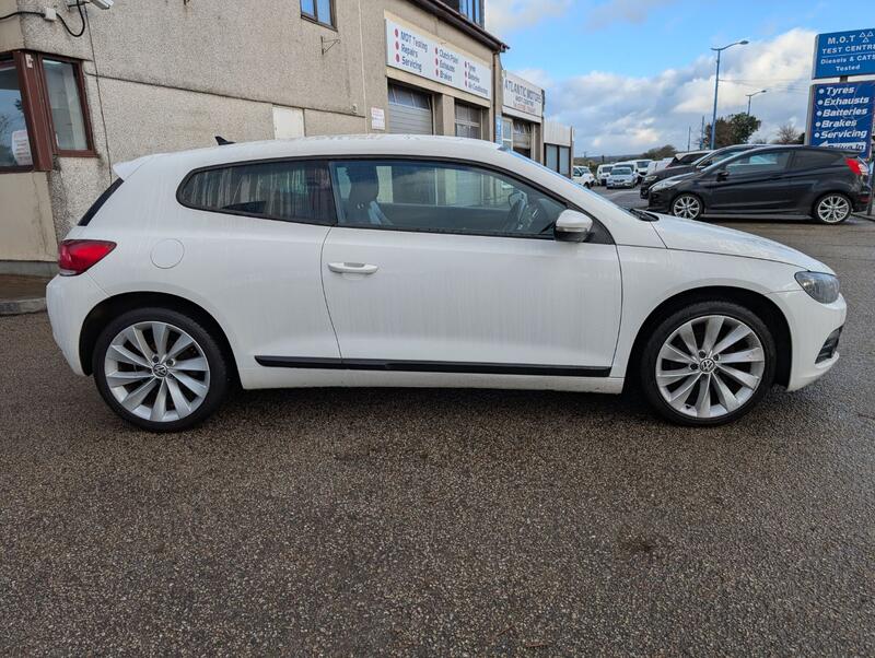 View VOLKSWAGEN SCIROCCO 2.0 TDI BlueMotion Tech GT