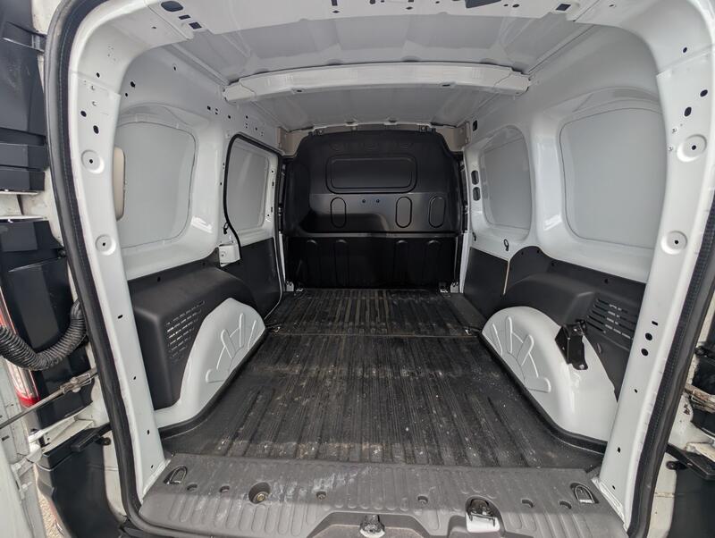NISSAN NV250