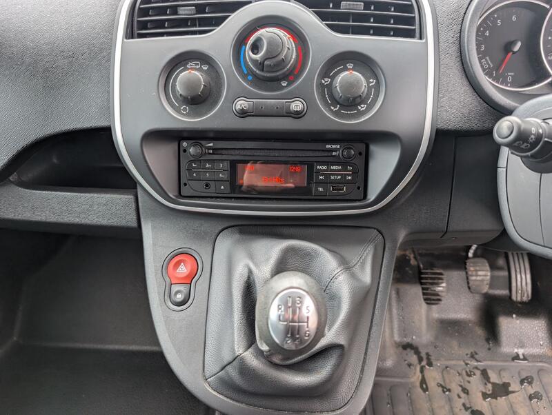 NISSAN NV250