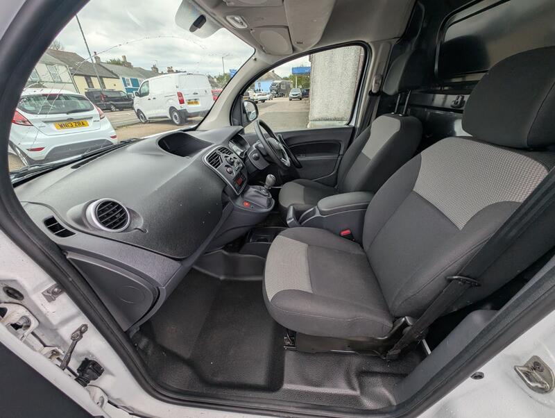 NISSAN NV250