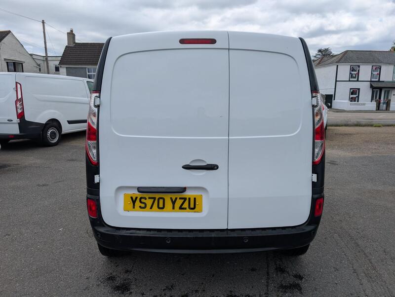 NISSAN NV250