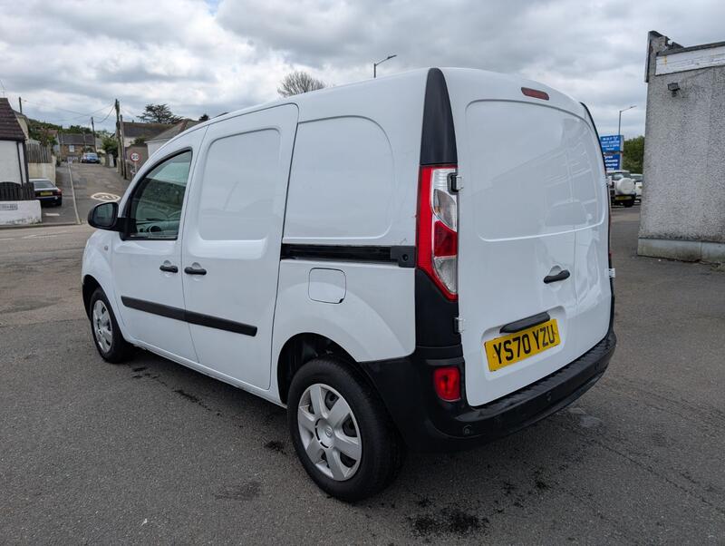 NISSAN NV250