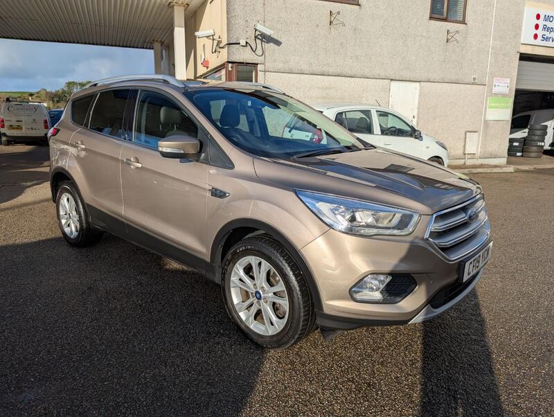 View FORD KUGA 2.0 TDCi Titanium