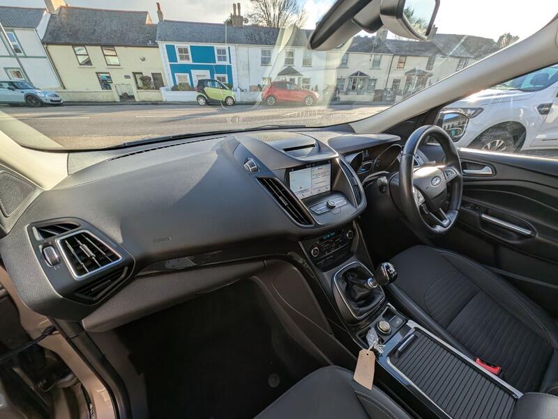 FORD KUGA