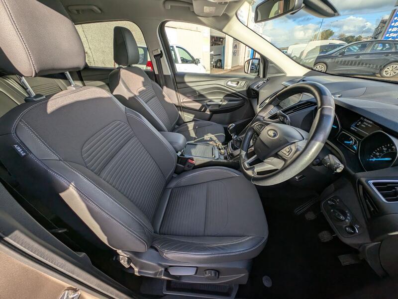 FORD KUGA