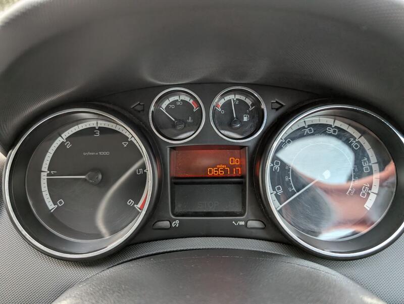 PEUGEOT 308