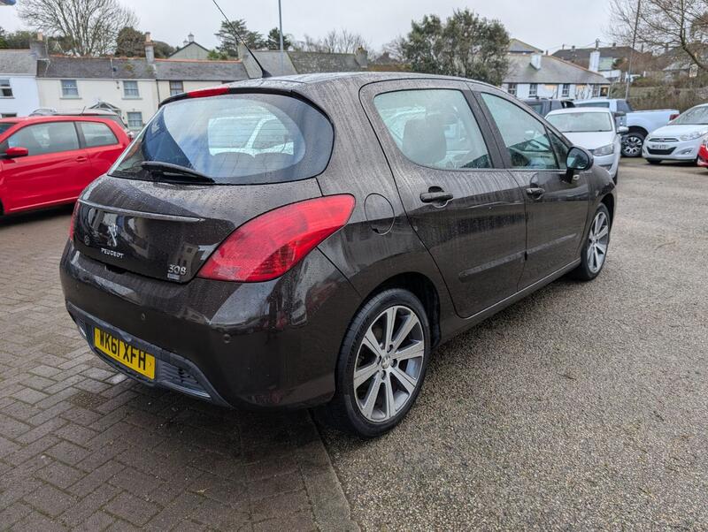 View PEUGEOT 308 1.6 e-HDi Active