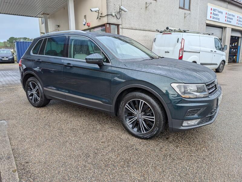 View VOLKSWAGEN TIGUAN 2.0 TDI BlueMotion Tech SE Navigation