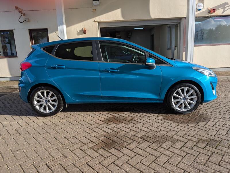View FORD FIESTA 1.0 T EcoBoost Titanium