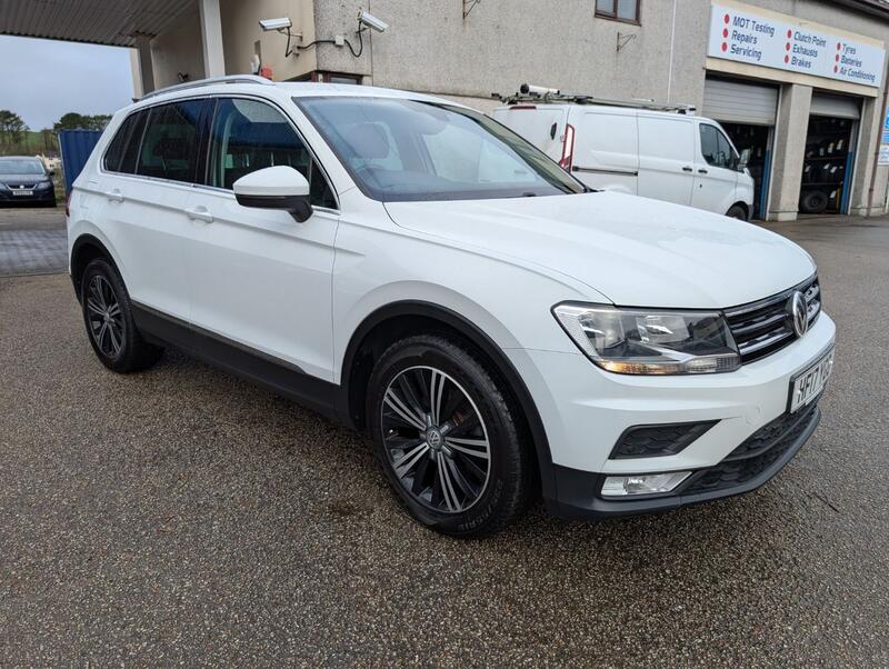 View VOLKSWAGEN TIGUAN 2.0 TDI BlueMotion Tech SE Navigation