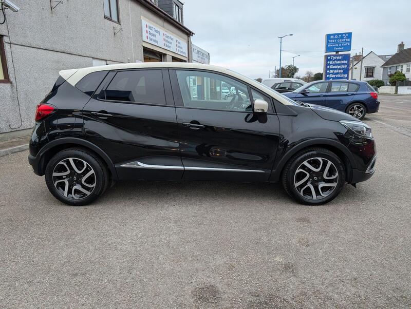View RENAULT CAPTUR 1.5 Dynamique S MediaNav dCi 90 Stop & Start