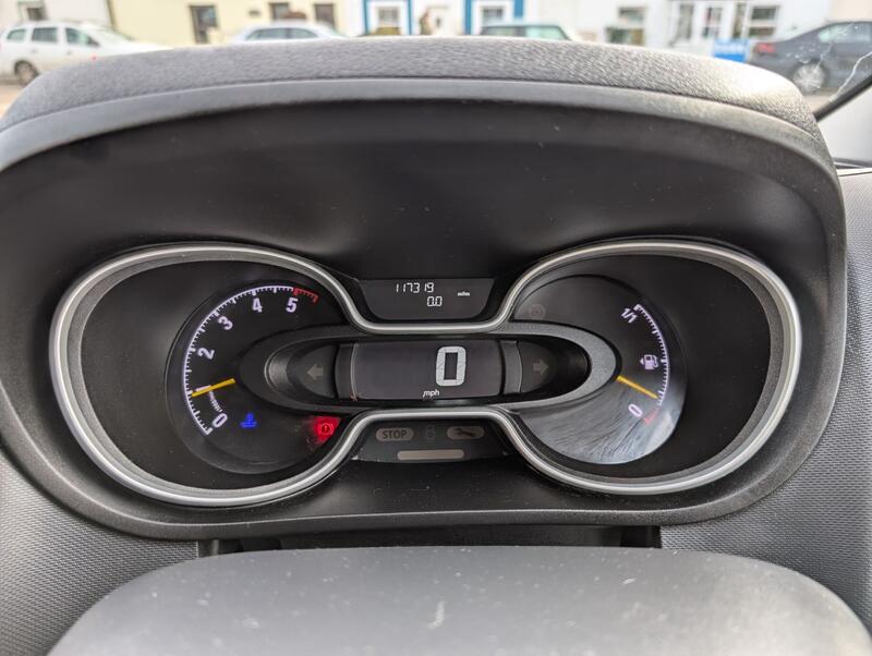 VAUXHALL VIVARO