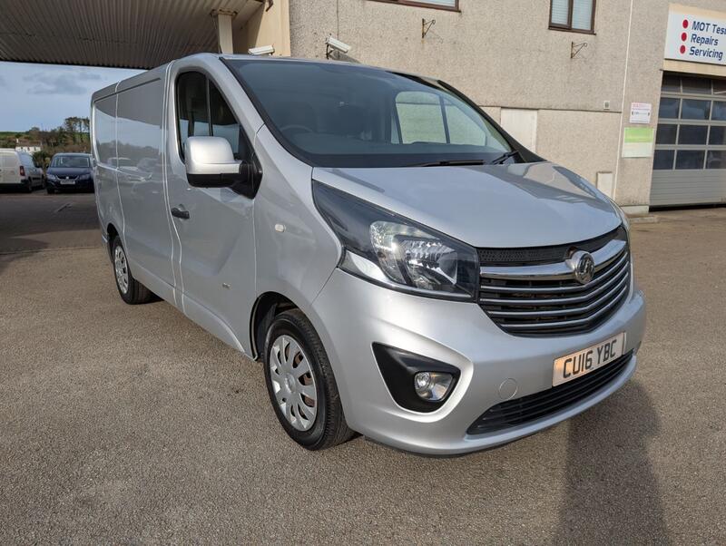 VAUXHALL VIVARO