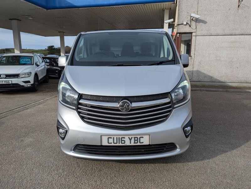 VAUXHALL VIVARO