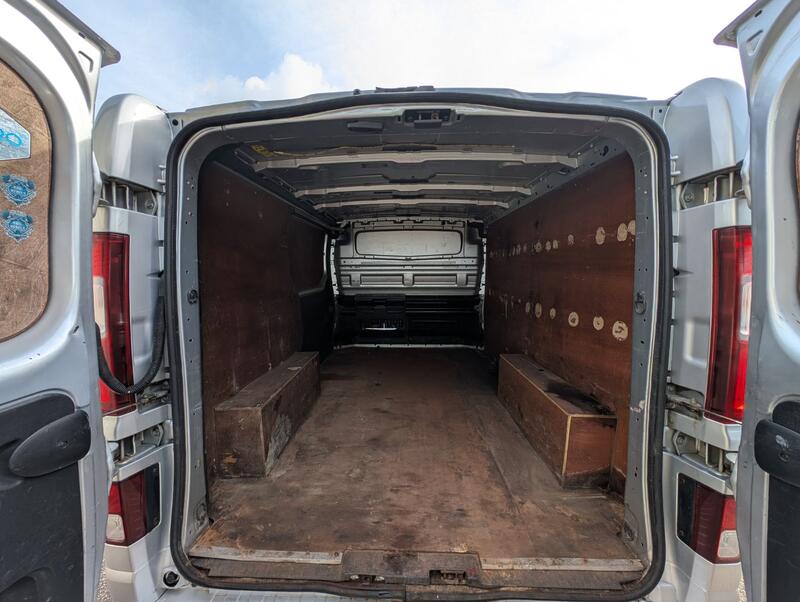 VAUXHALL VIVARO
