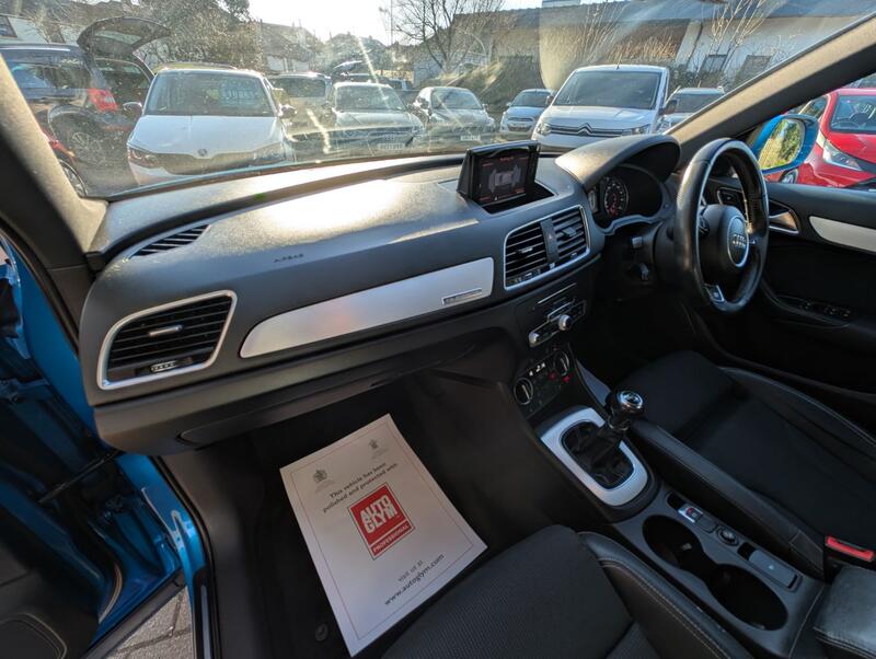 AUDI Q3