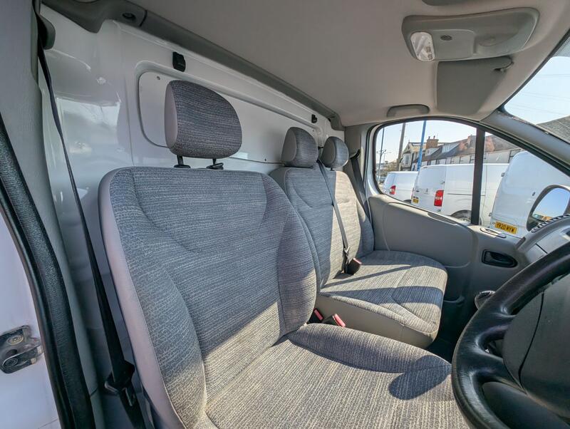 RENAULT TRAFIC