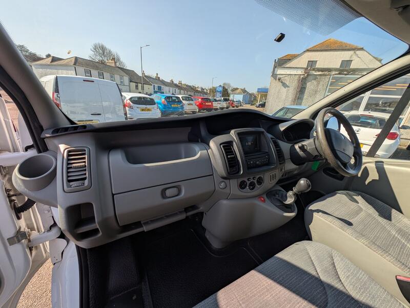 RENAULT TRAFIC