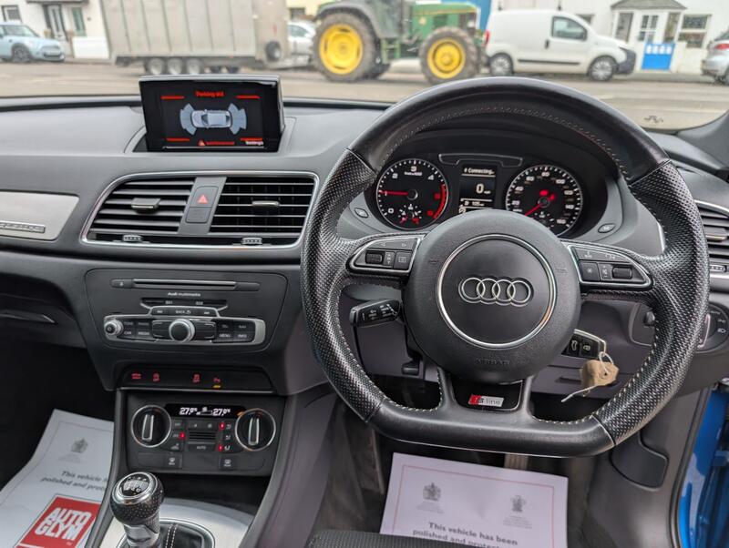 AUDI Q3