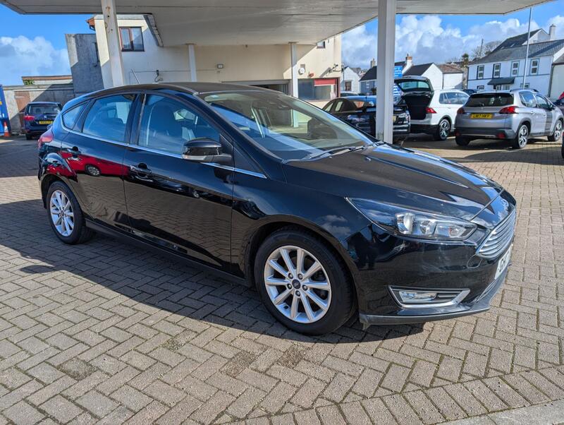 View FORD FOCUS 1.0 T EcoBoost Titanium