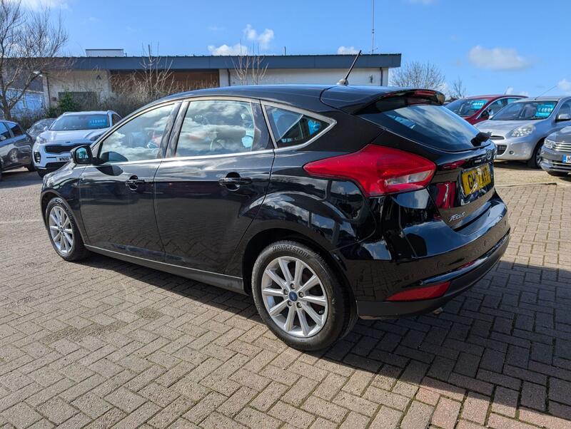 FORD FOCUS