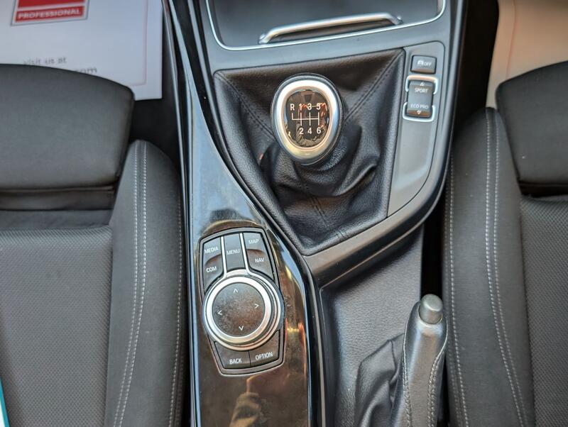 BMW 1 SERIES