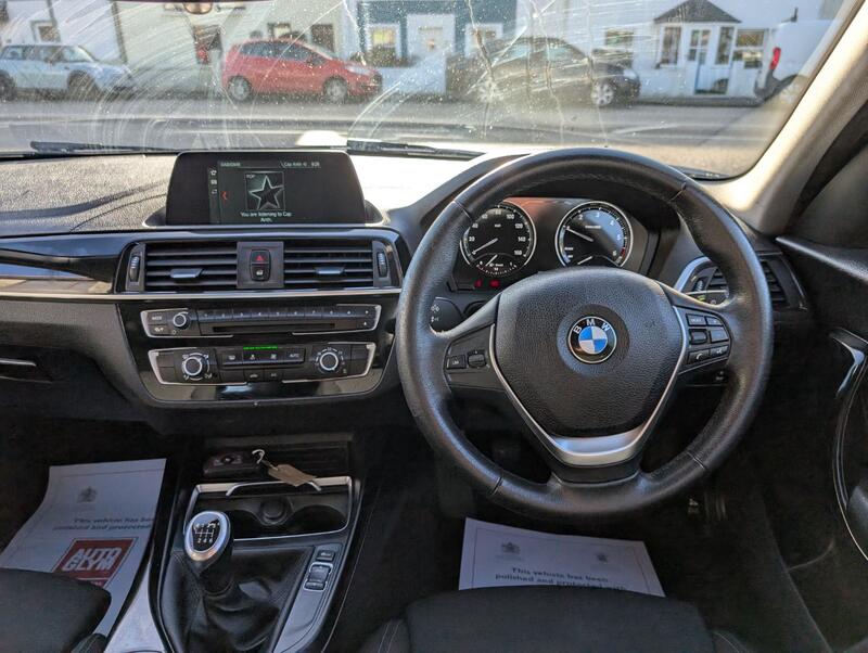 BMW 1 SERIES