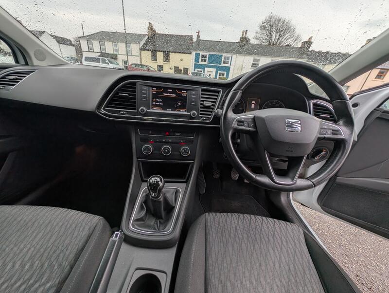SEAT LEON