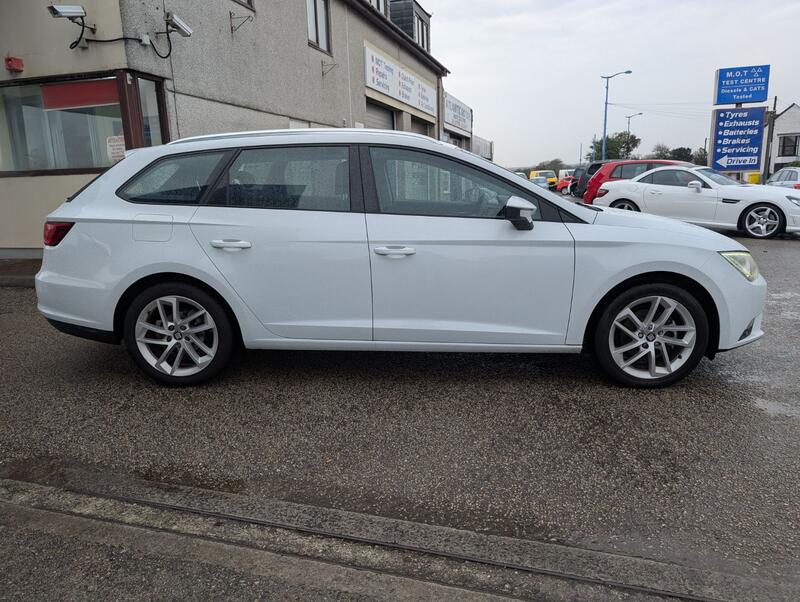 View SEAT LEON 1.6 TDI CR SE