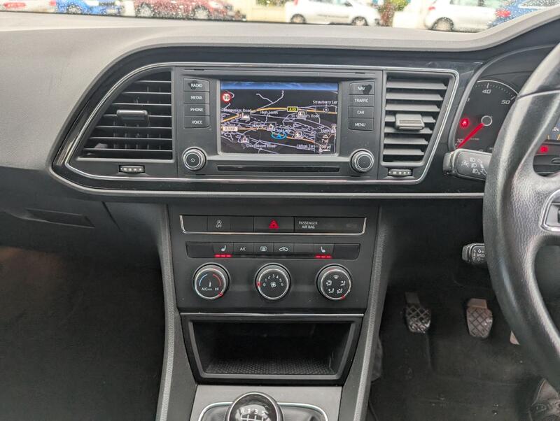 SEAT LEON