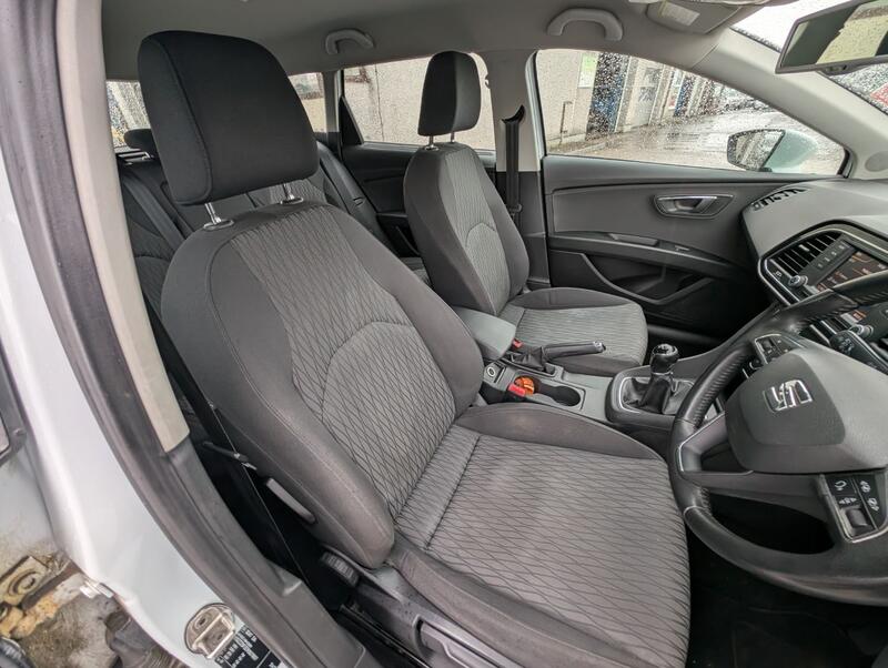SEAT LEON
