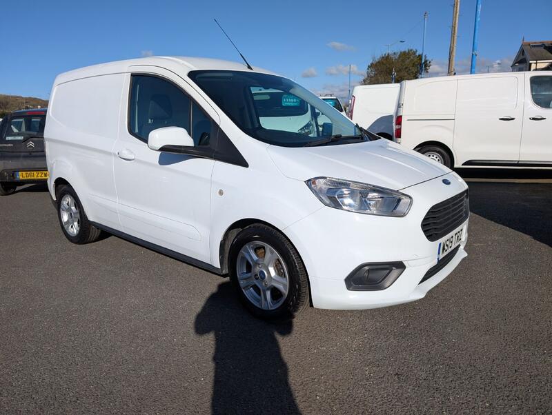 View FORD TRANSIT COURIER 1.0 EcoBoost Limited