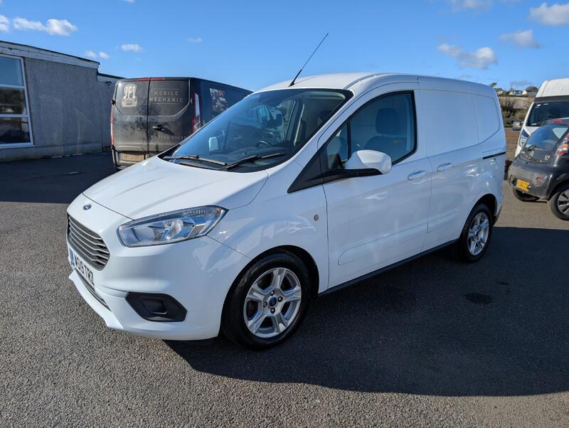 FORD TRANSIT COURIER