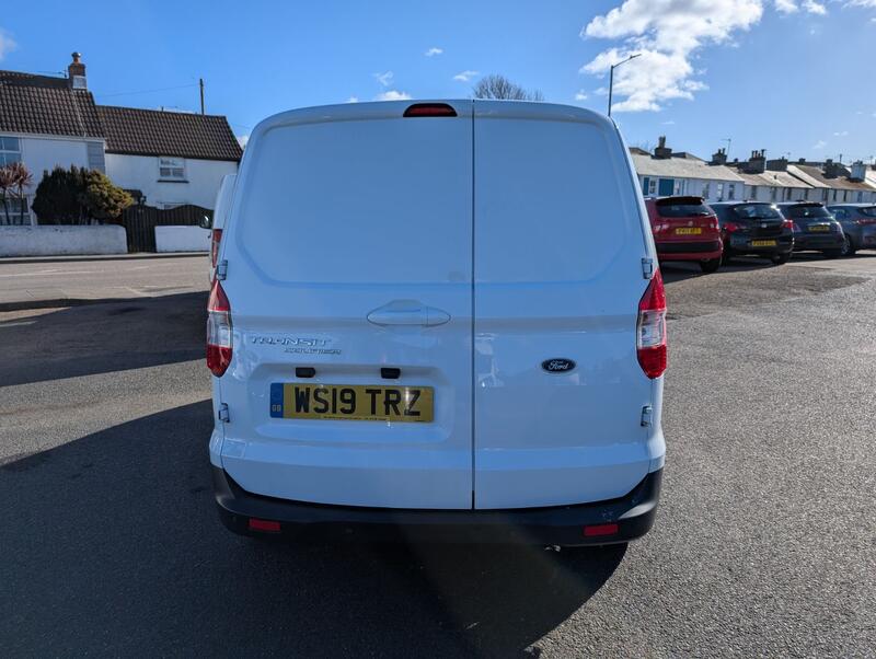 FORD TRANSIT COURIER