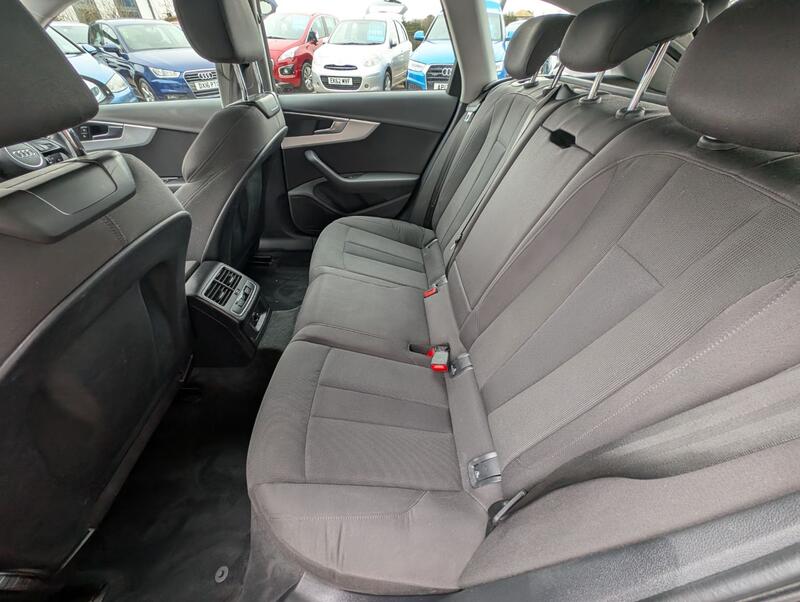 AUDI A4 AVANT
