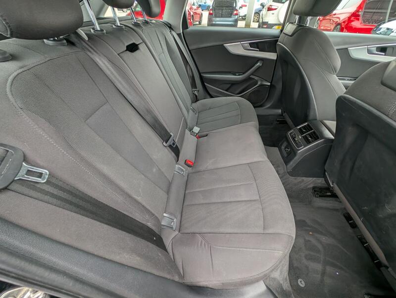 AUDI A4 AVANT
