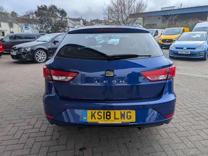 SEAT LEON