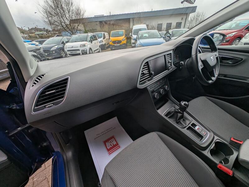 SEAT LEON
