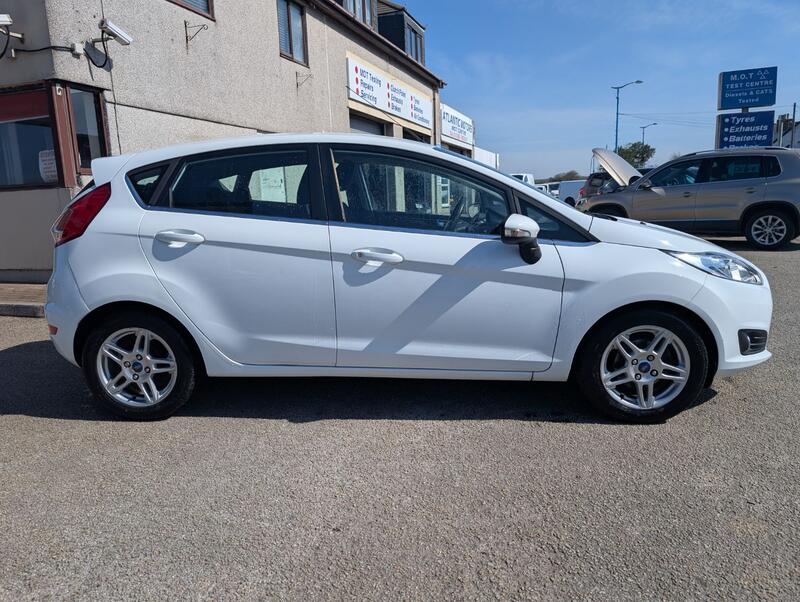 View FORD FIESTA 1.0 T EcoBoost Zetec