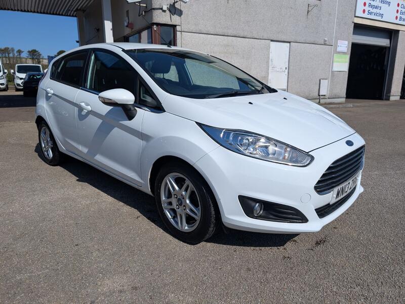 View FORD FIESTA 1.0 T EcoBoost Zetec