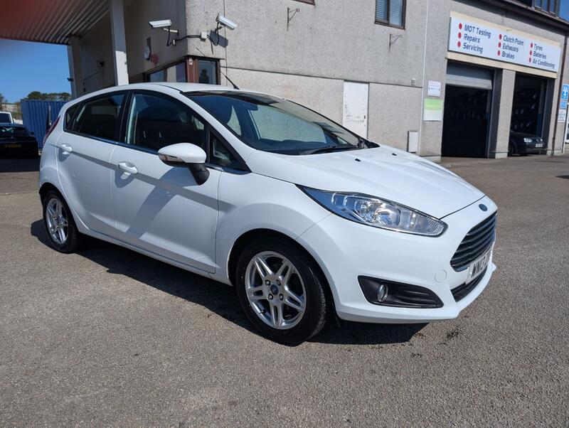 View FORD FIESTA 1.0 T EcoBoost Zetec