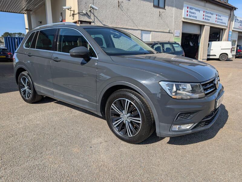 View VOLKSWAGEN TIGUAN 2.0 TDI BlueMotion Tech SE Navigation