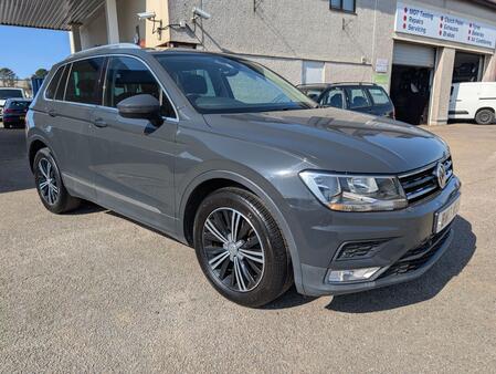 VOLKSWAGEN TIGUAN 2.0 TDI BlueMotion Tech SE Navigation