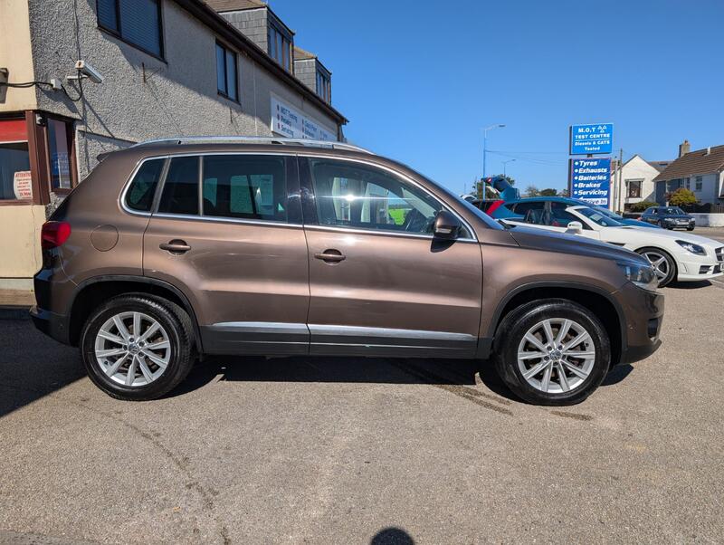 View VOLKSWAGEN TIGUAN 2.0 TDI BlueMotion Tech SE DSG