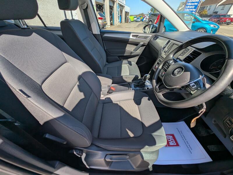 VOLKSWAGEN GOLF SV