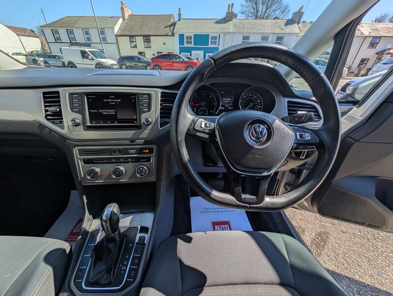 VOLKSWAGEN GOLF SV