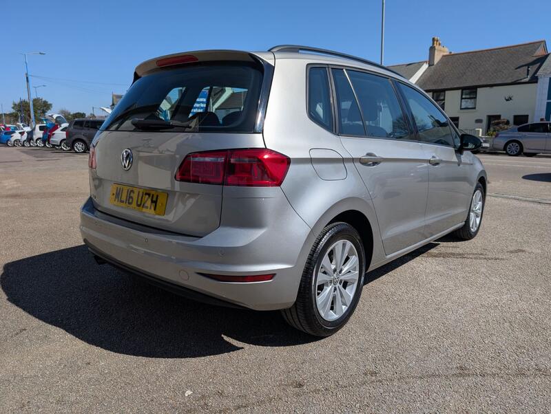 VOLKSWAGEN GOLF SV