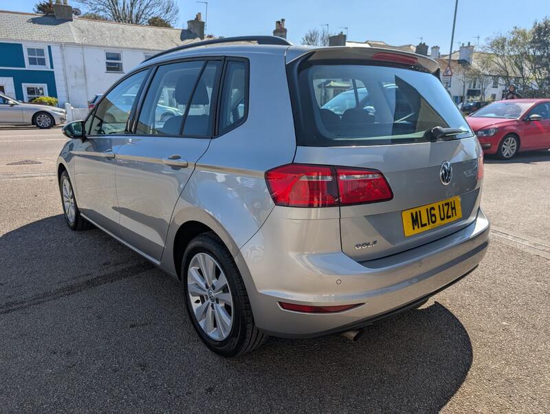 VOLKSWAGEN GOLF SV