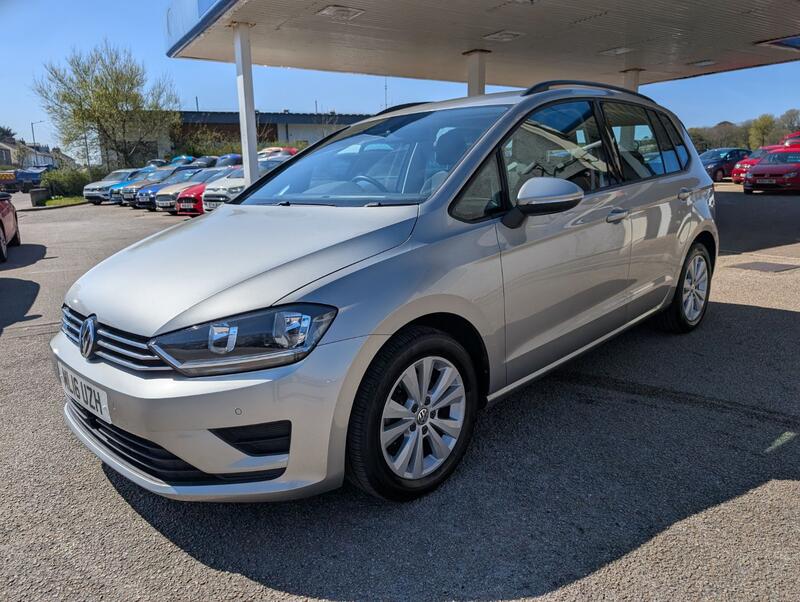 VOLKSWAGEN GOLF SV
